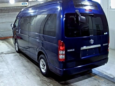 TOYOTA HIACE WAGON