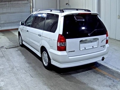 MITSUBISHI CHARIOT GRANDIS