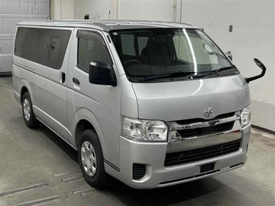 TOYOTA REGIUS VAN