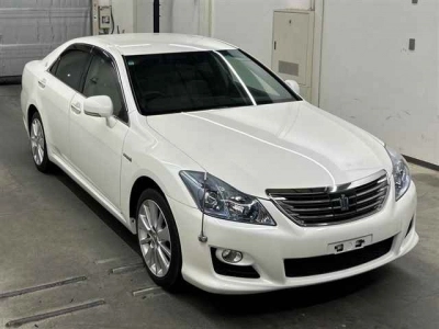 TOYOTA CROWN HYBRID