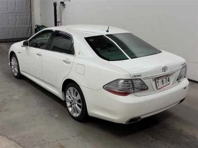 TOYOTA CROWN HYBRID