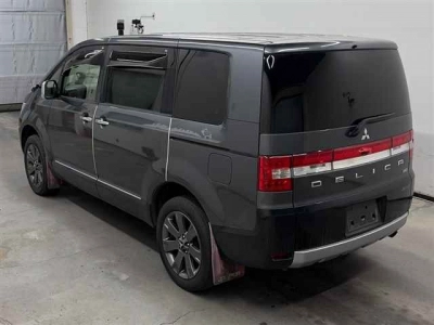 MITSUBISHI DELICA D:5