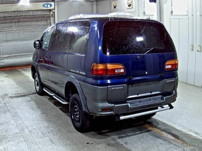 MITSUBISHI DELICA SPACE GEAR