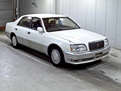 TOYOTA CROWN MAJESTA