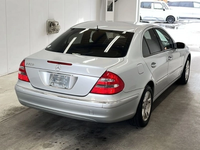 MERCEDES BENZ E CLASS