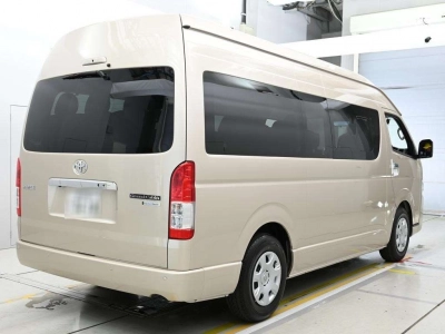 TOYOTA HIACE WAGON