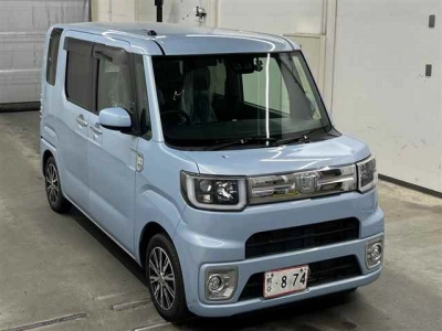 DAIHATSU WAKE