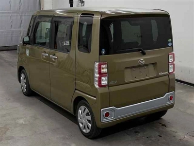 DAIHATSU WAKE