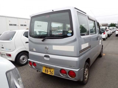 NISSAN CLIPPER VAN
