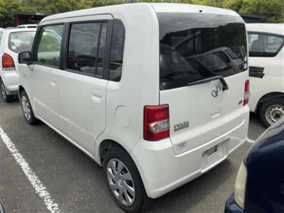 TOYOTA PIXIS SPACE
