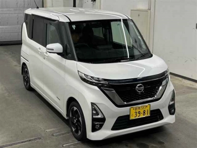 NISSAN ROOX
