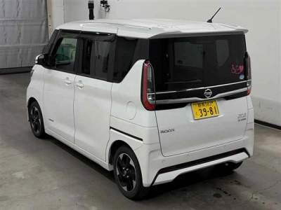 NISSAN ROOX