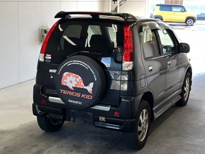 DAIHATSU TERIOS KID