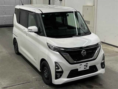 NISSAN ROOX