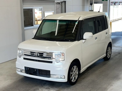TOYOTA PIXIS SPACE