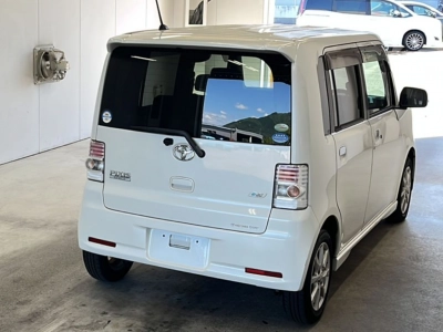 TOYOTA PIXIS SPACE
