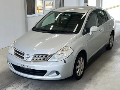 NISSAN TIIDA LATIO