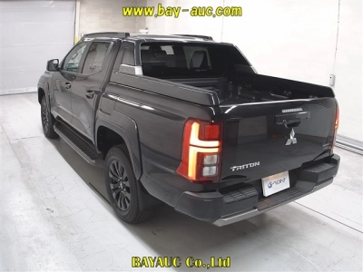 MITSUBISHI TRITON