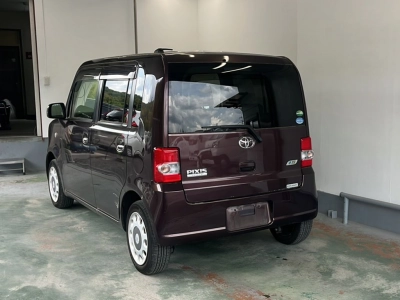 TOYOTA PIXIS SPACE