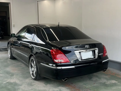 TOYOTA CROWN MAJESTA