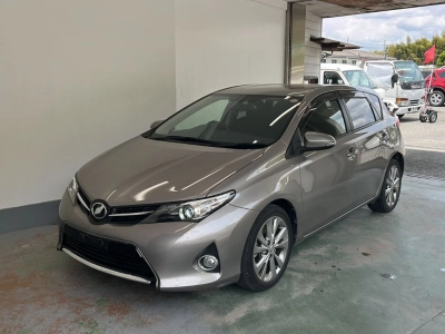 TOYOTA AURIS