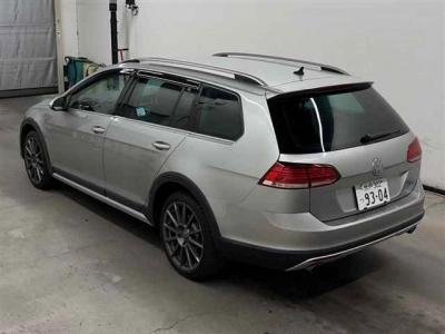 VOLKSWAGEN GOLF ALLTRACK