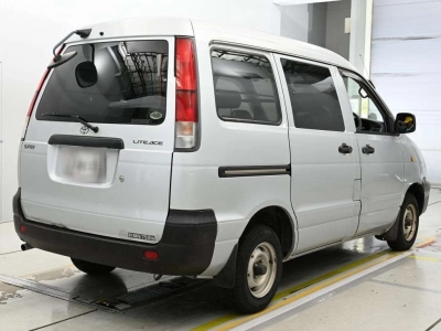 TOYOTA LITE ACE VAN