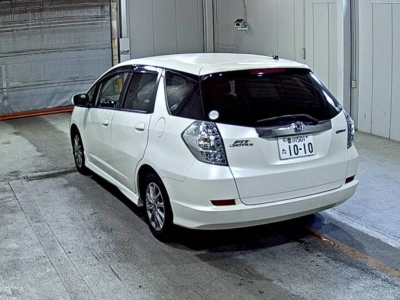 HONDA FIT SHUTTLE HYBRID