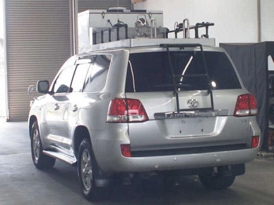 TOYOTA LAND CRUISER