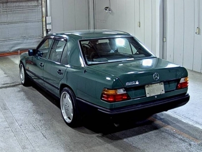 MERCEDES BENZ MEDIUM CLASS