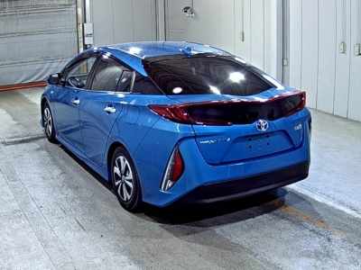TOYOTA PRIUS PHV