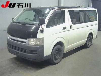 TOYOTA REGIUS ACE