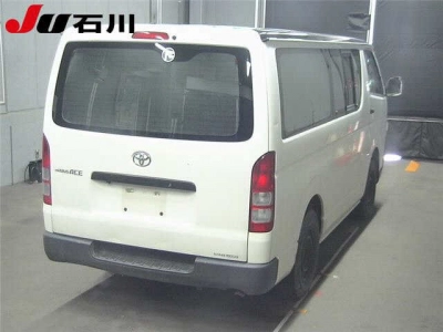 TOYOTA REGIUS ACE