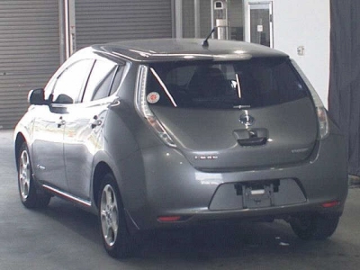 NISSAN LEAF