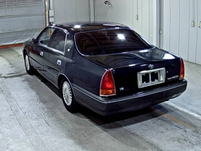 TOYOTA CROWN MAJESTA