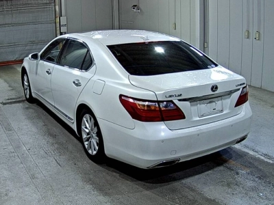 LEXUS LS