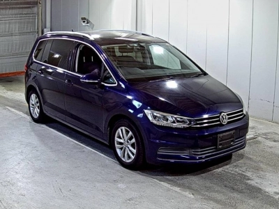 VOLKSWAGEN GOLF TOURAN