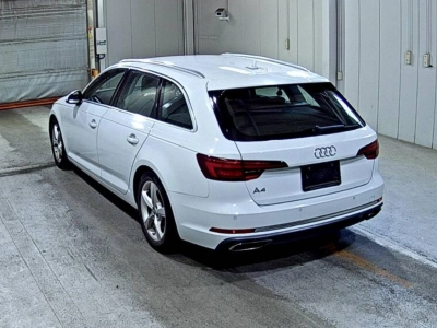 AUDI A4 AVANTE