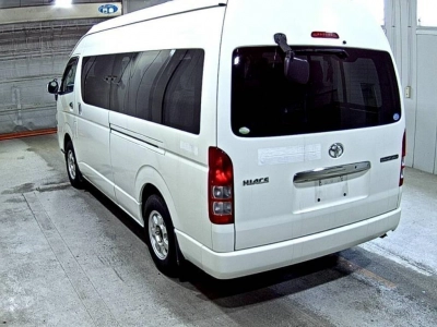 TOYOTA HIACE WAGON