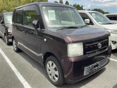 TOYOTA PIXIS SPACE