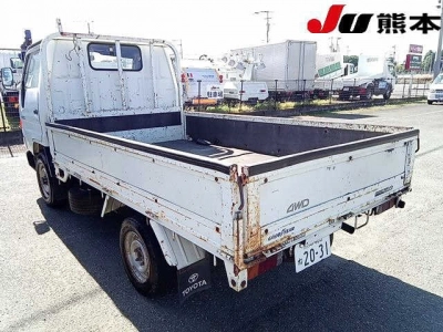 TOYOTA HIACE TRUCK