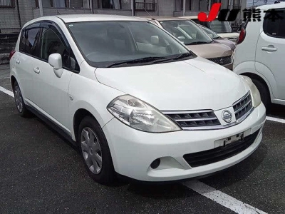 NISSAN TIIDA