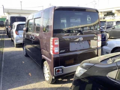 DAIHATSU WAKE