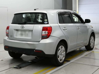 TOYOTA IST