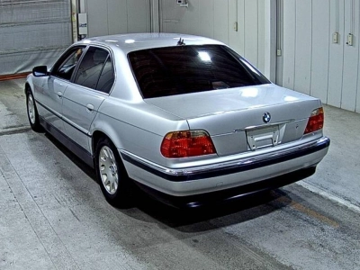 BMW 7 SERIES