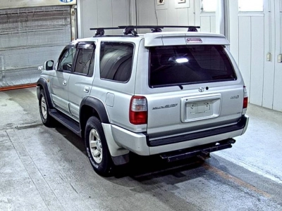 TOYOTA HILUX SURF