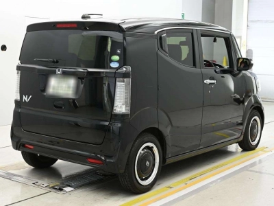 HONDA N-BOX SLASH