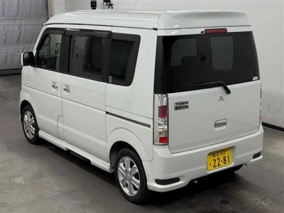 MITSUBISHI TOWN BOX
