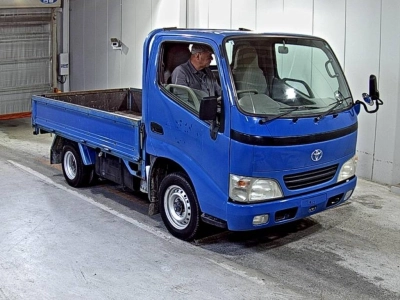 TOYOTA DYNA