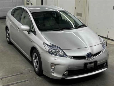 TOYOTA PRIUS PHV